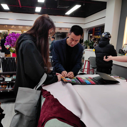 PU Leather vs Nylon Fabric: Which Is Better For Custom Handbag Wholesale?